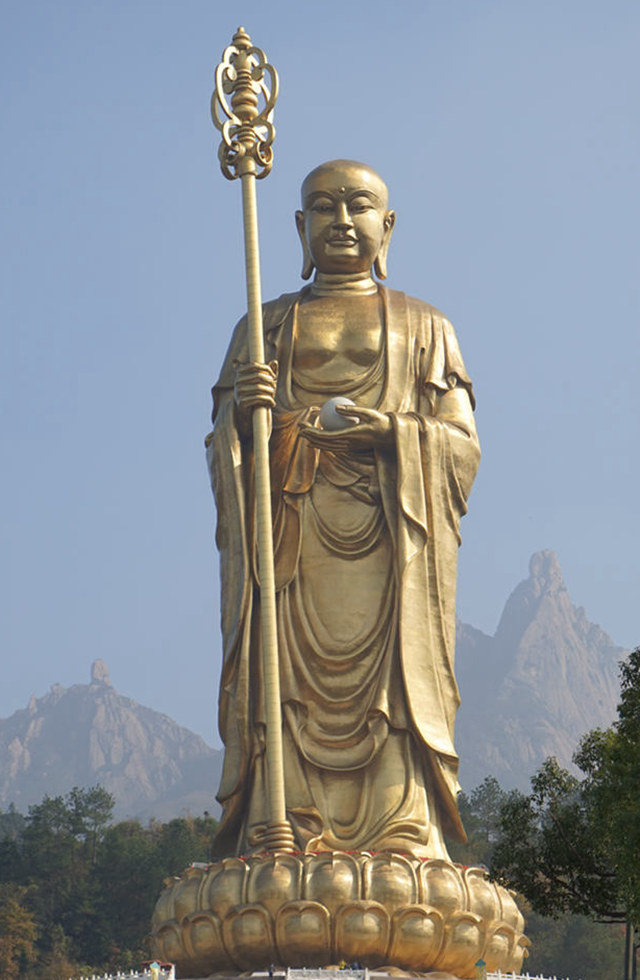 Giant Buddha Statue