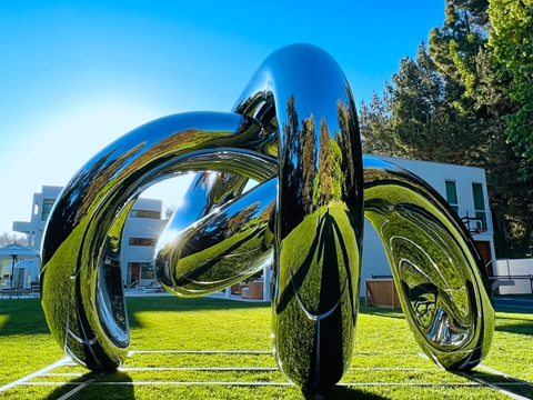 Sculptor Richard’s New Installation in LA, USA, March 2022